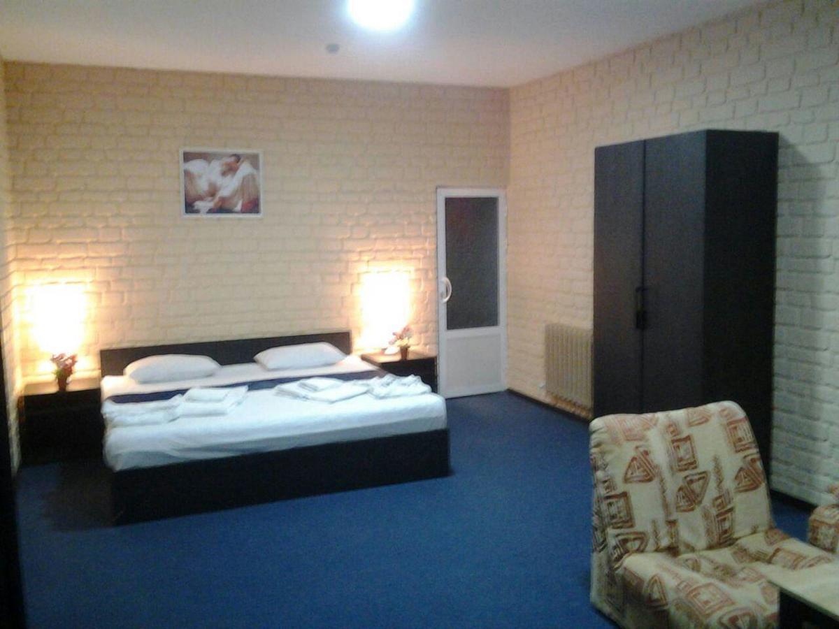Minor Hotel Tashkent Esterno foto