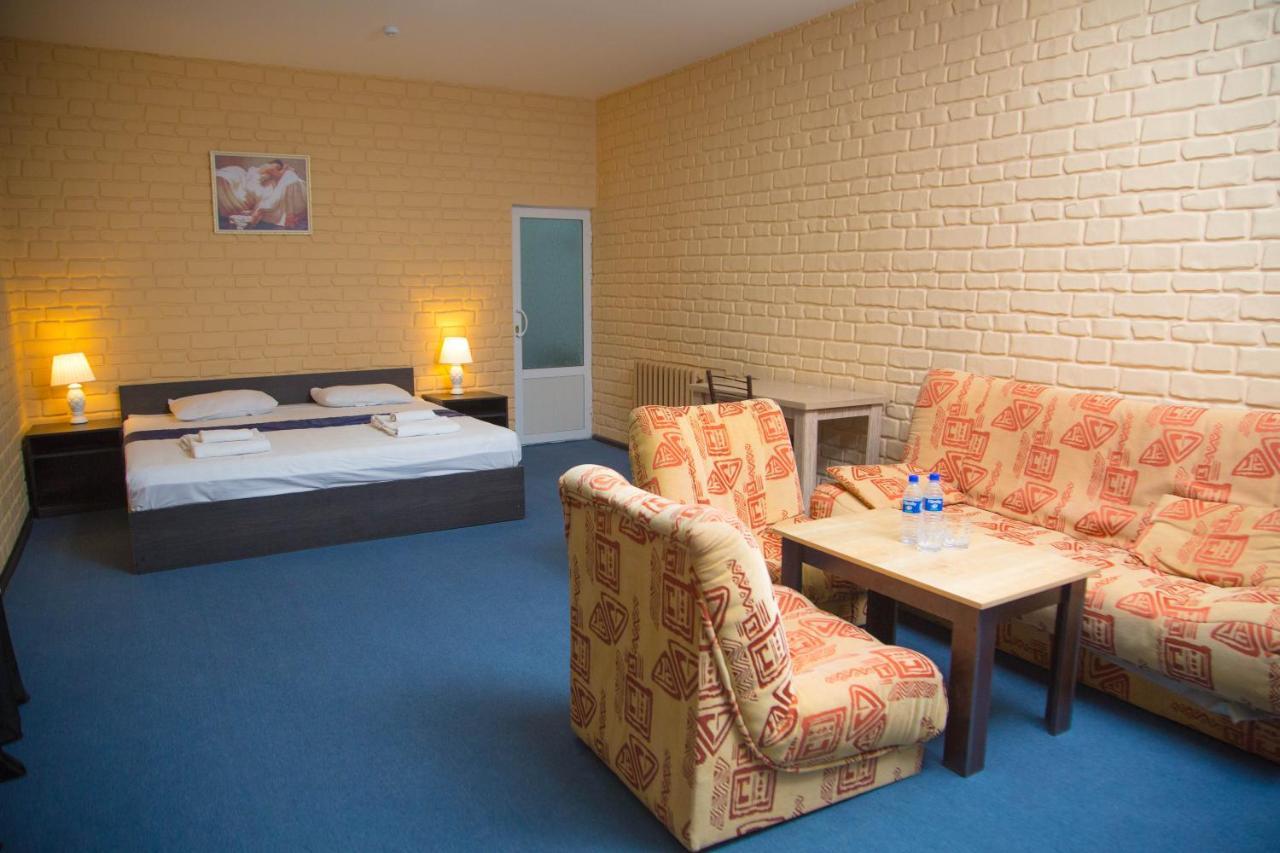 Minor Hotel Tashkent Esterno foto