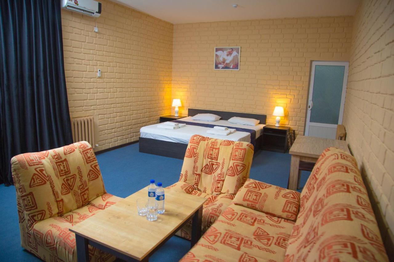 Minor Hotel Tashkent Esterno foto